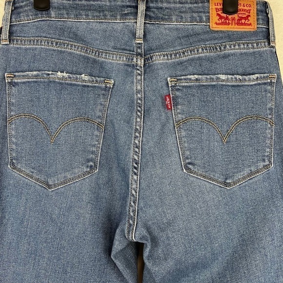 Levi's Women's 721 High Rise Tapered Skinny Ankle Jeans Runner Up Logo Size 29 - Picture 7 of 9